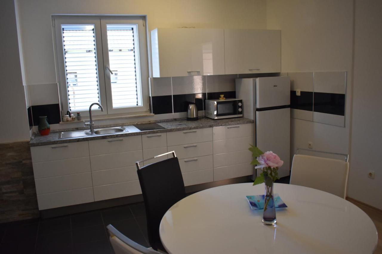 זאדאר Apartman Dodo מראה חיצוני תמונה